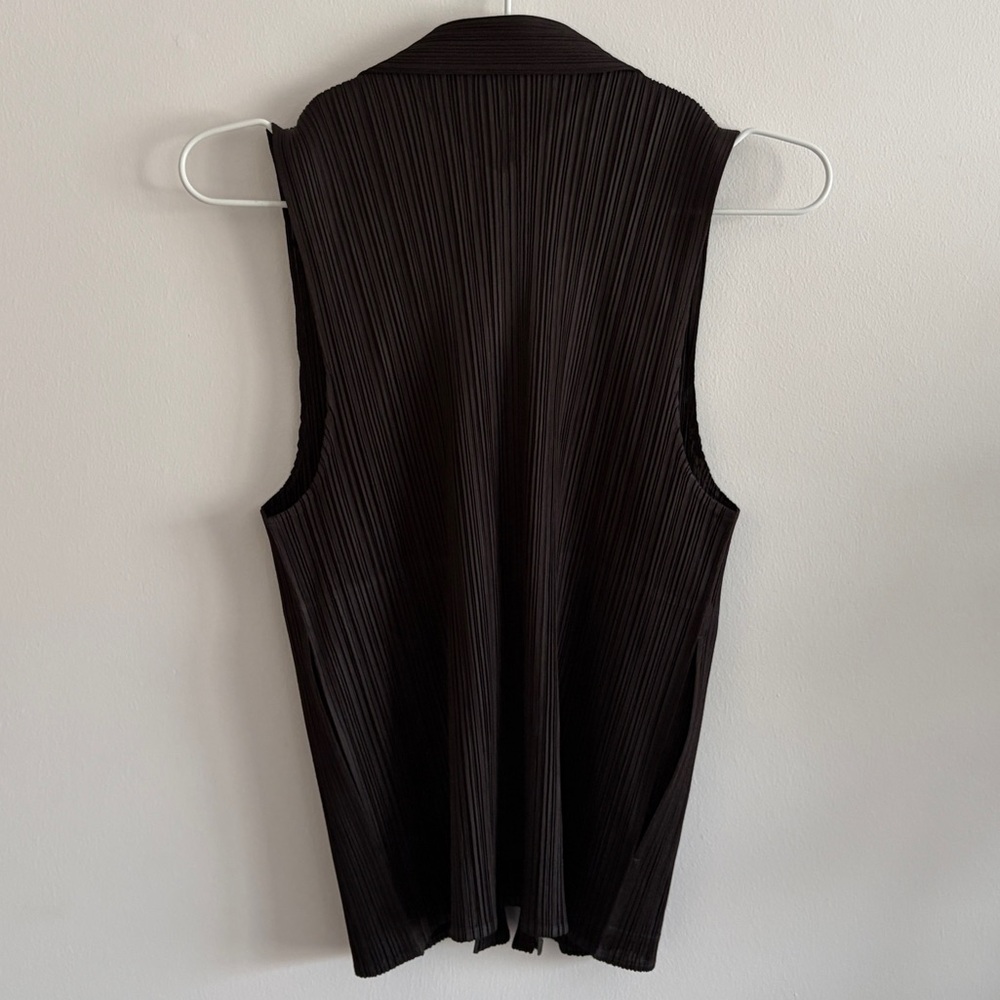 Pleats Please Dark Brown Collared Sleeveless Zip … - image 4